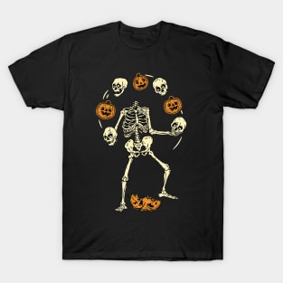 Halloween Skeleton Juggling Skulls & Pumpkins - For Jugglers T-Shirt